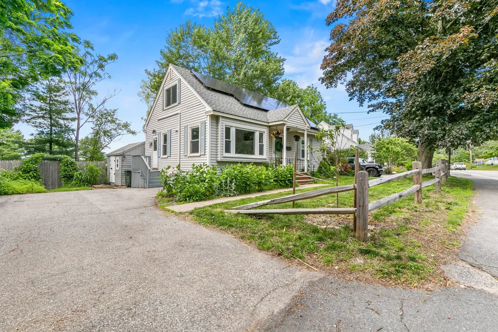 799 Highland Avenue South Portland ME 04106