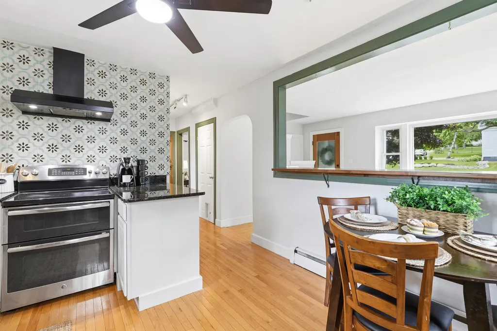 799 Highland Avenue South Portland ME 04106