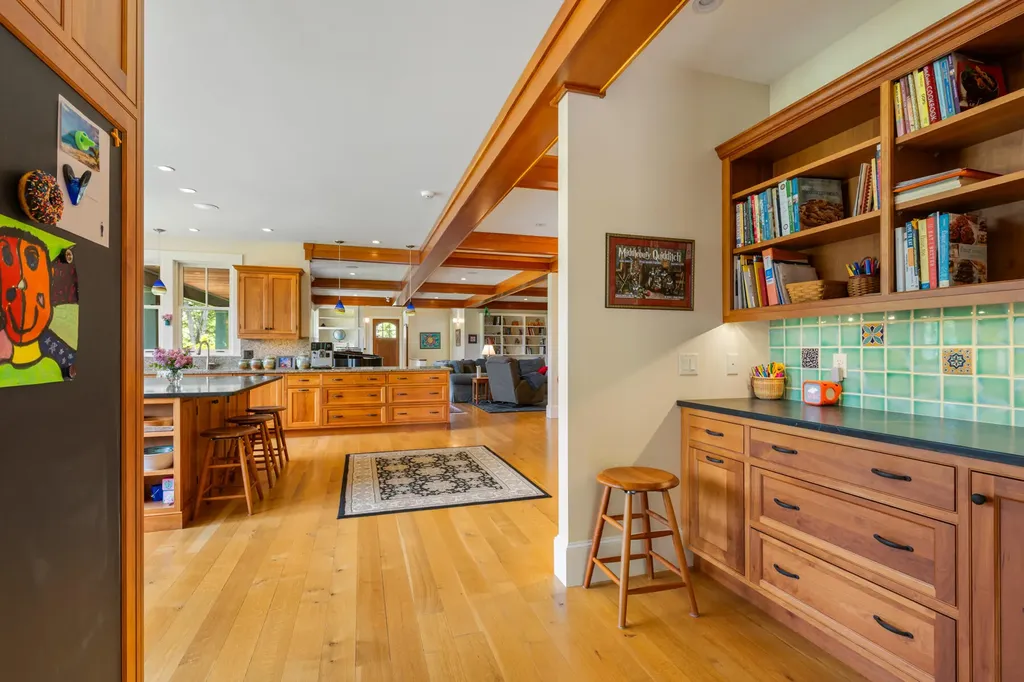 16 Brixham Road Eliot ME 03903