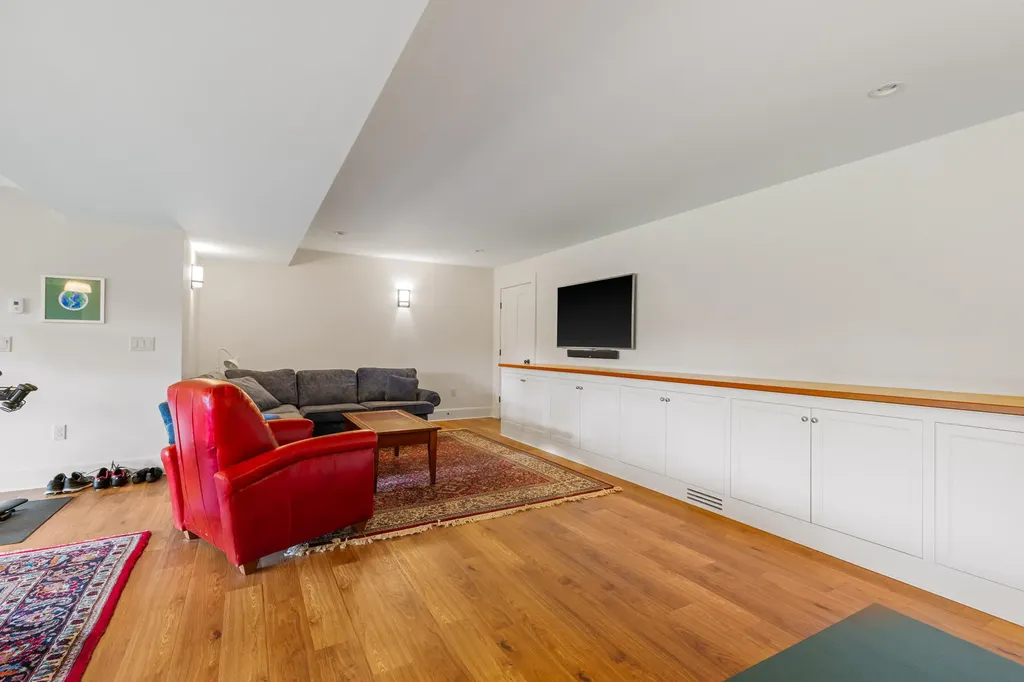 16 Brixham Road Eliot ME 03903