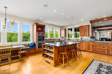 16 Brixham Road Eliot ME 03903