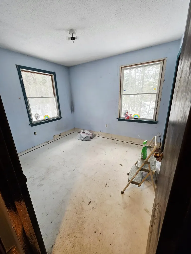 26 Pineview Avenue Glenburn ME 04401