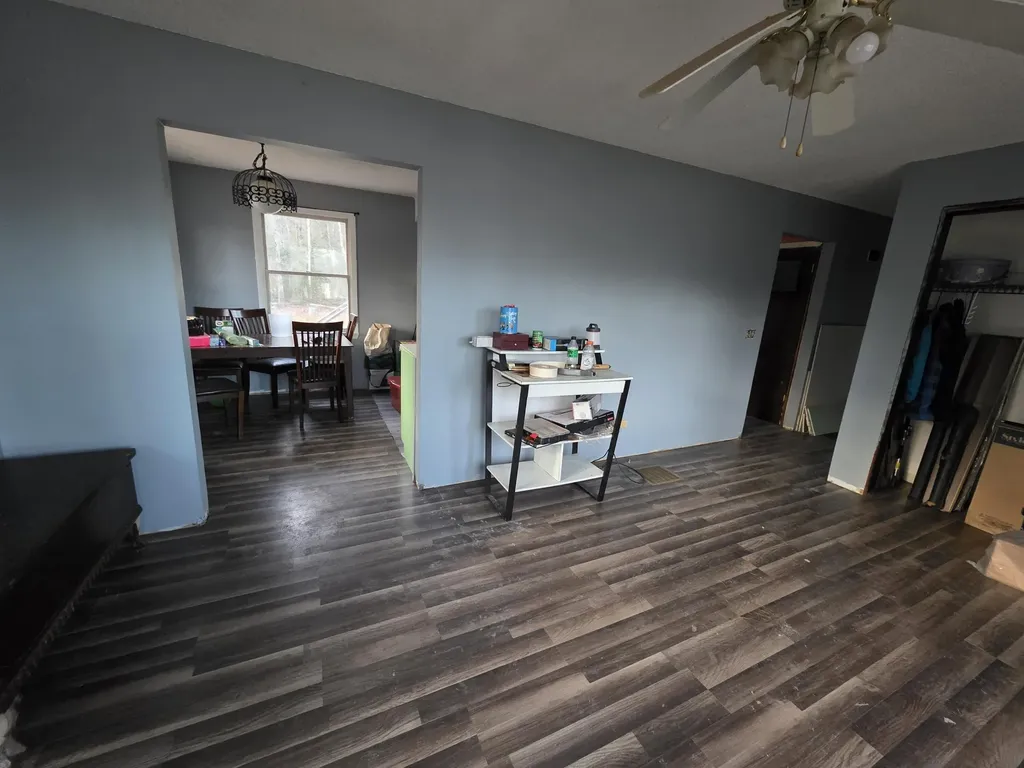 26 Pineview Avenue Glenburn ME 04401