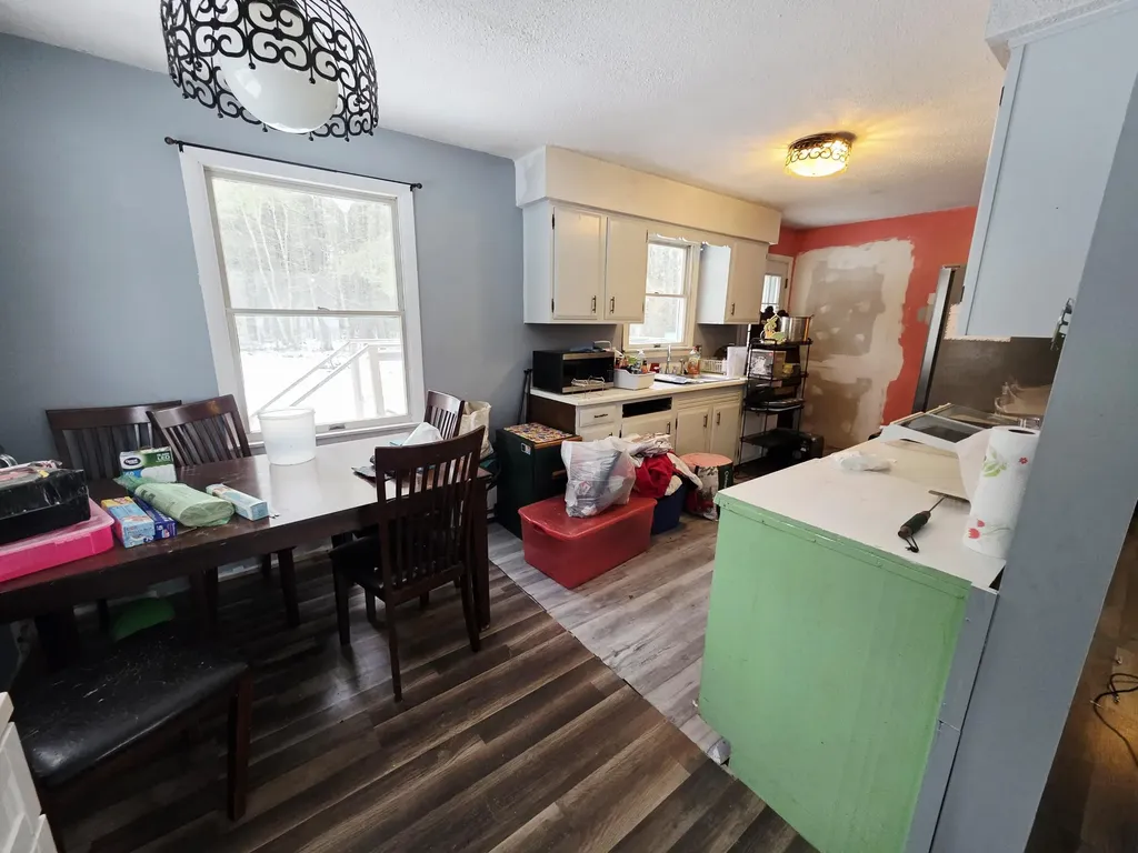 26 Pineview Avenue Glenburn ME 04401