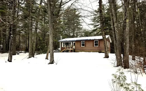 26 Pineview Avenue Glenburn ME 04401