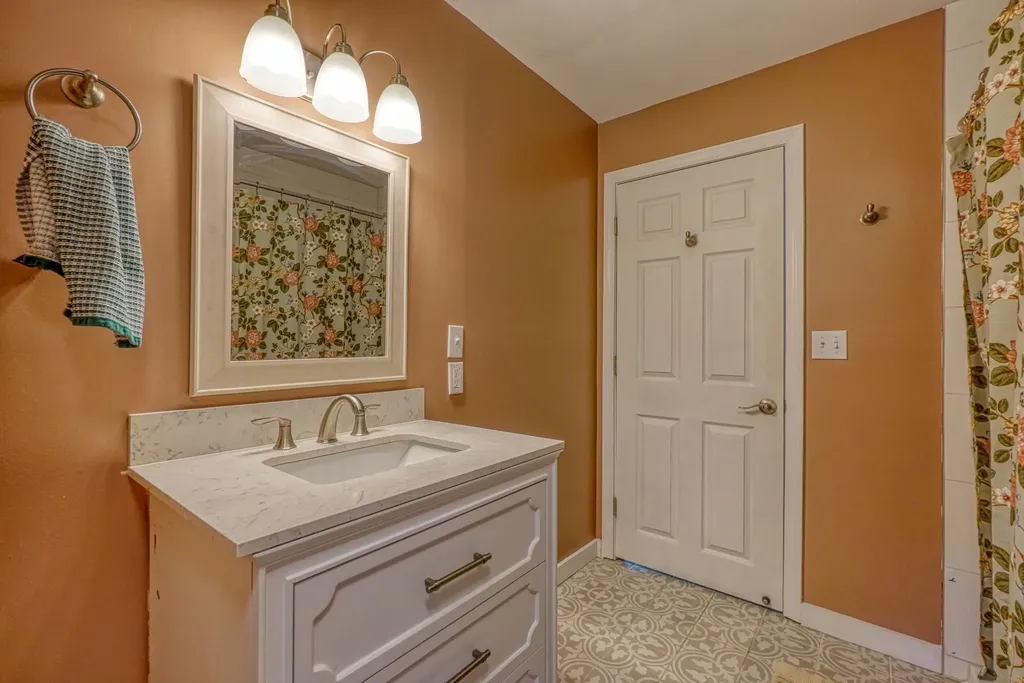 2041 Summerhaven Road Sidney ME 04330