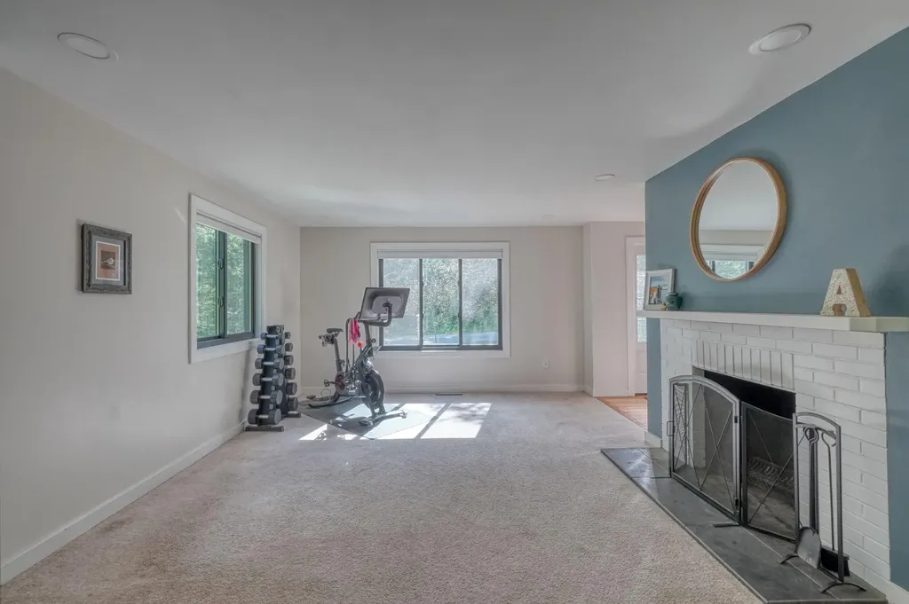 2041 Summerhaven Road Sidney ME 04330