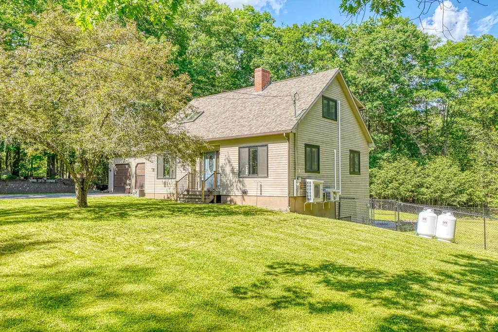 2041 Summerhaven Road Sidney ME 04330