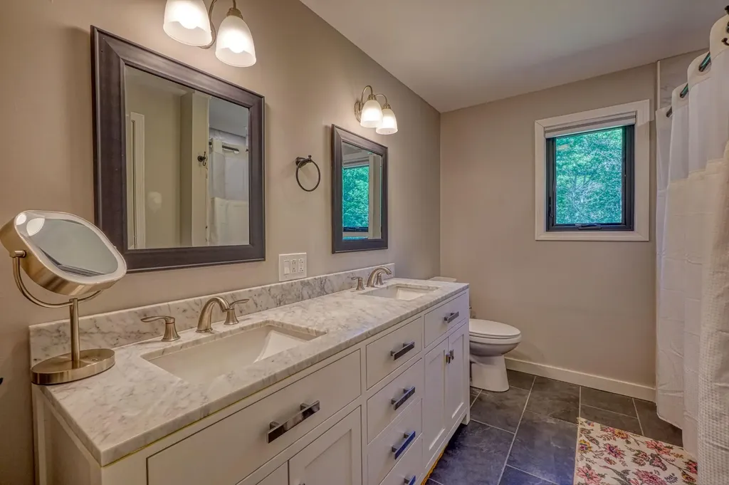 2041 Summerhaven Road Sidney ME 04330