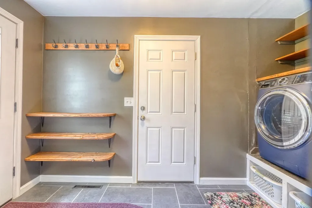 2041 Summerhaven Road Sidney ME 04330