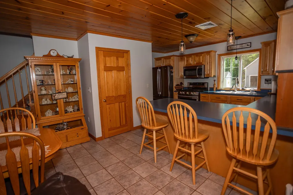 166 Hogan Pond Lane Oxford ME 04270