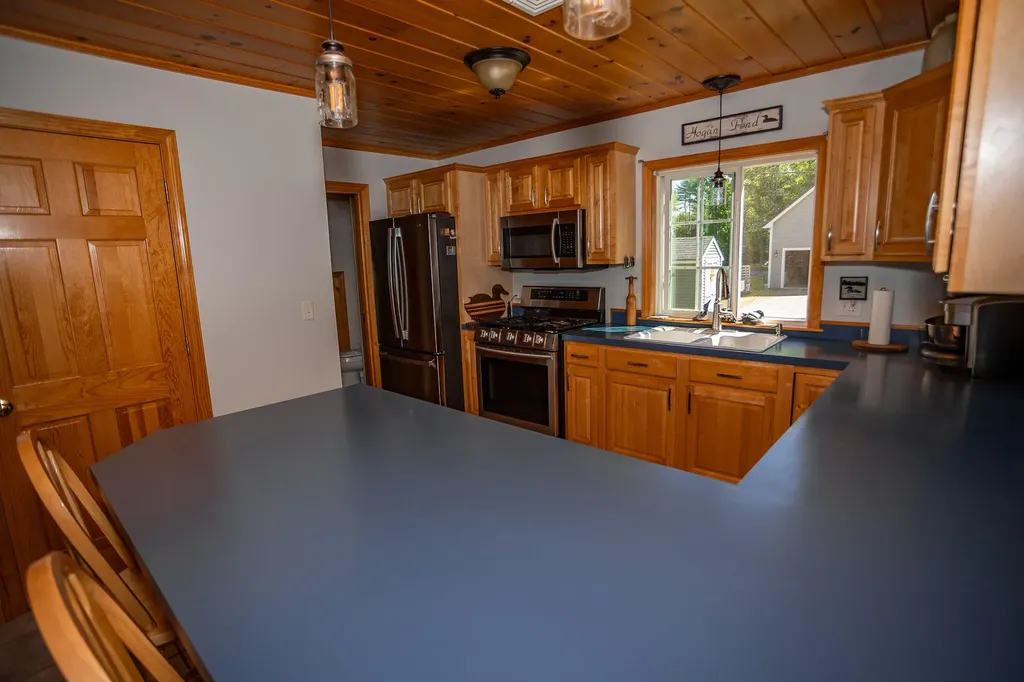 166 Hogan Pond Lane Oxford ME 04270