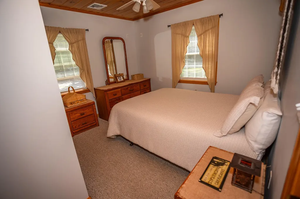 166 Hogan Pond Lane Oxford ME 04270