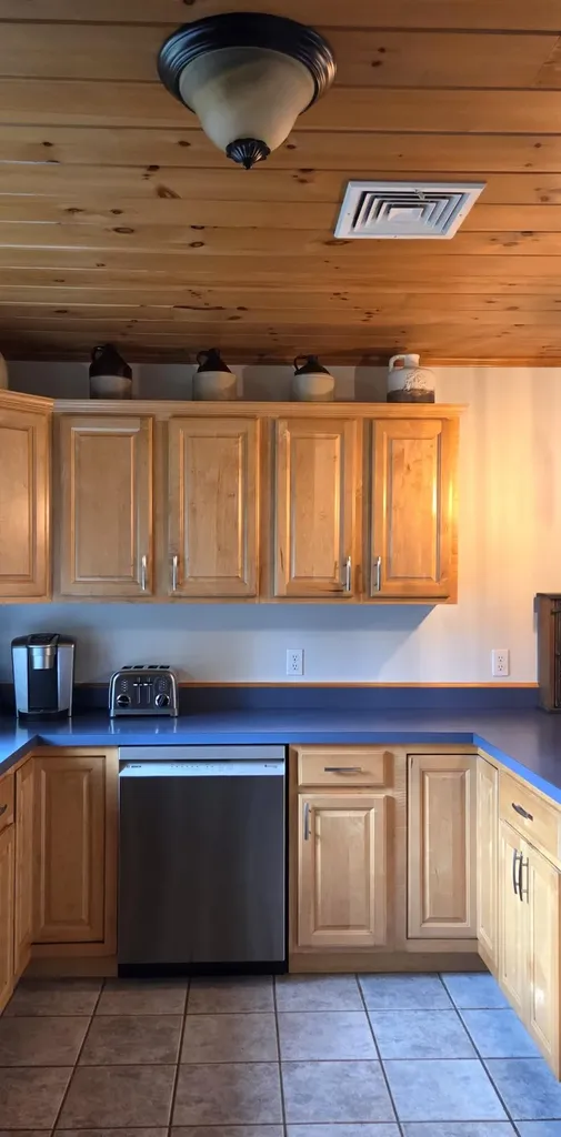 166 Hogan Pond Lane Oxford ME 04270