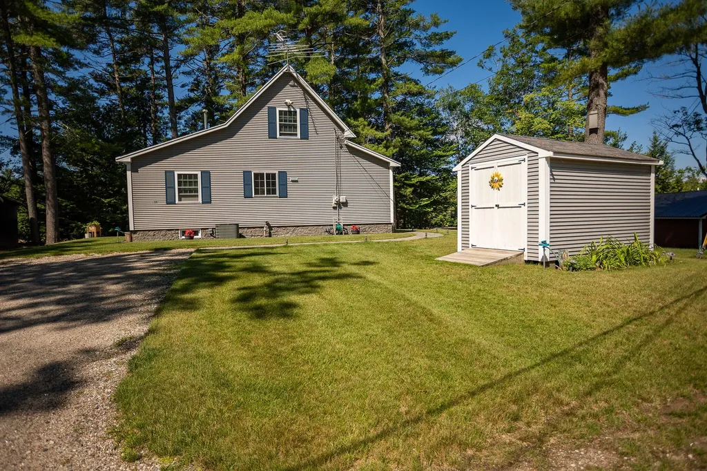 166 Hogan Pond Lane Oxford ME 04270