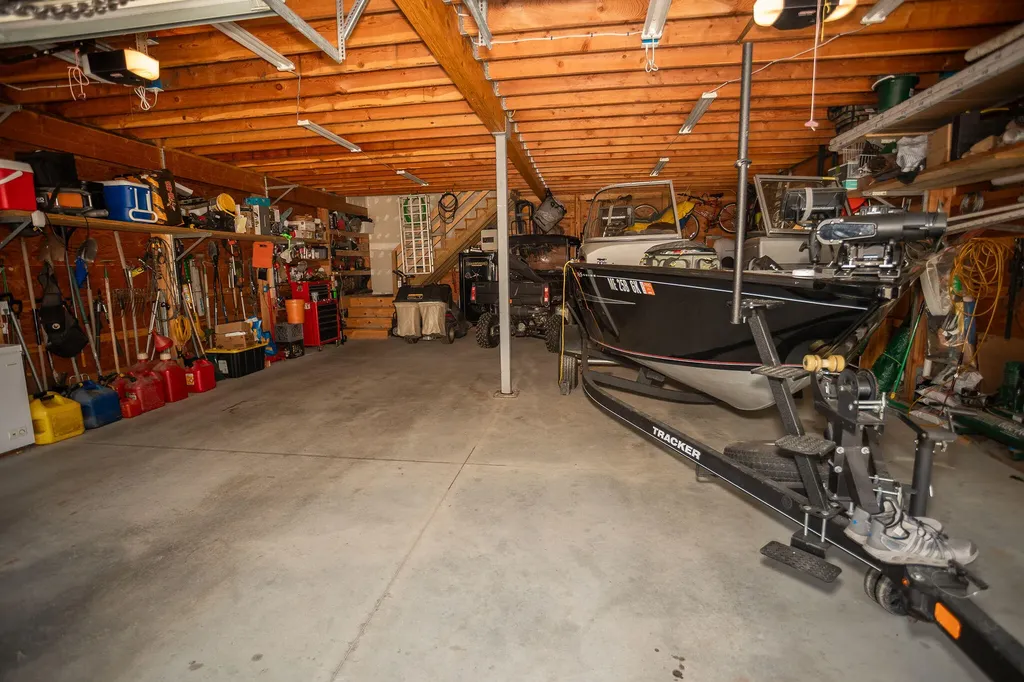 166 Hogan Pond Lane Oxford ME 04270
