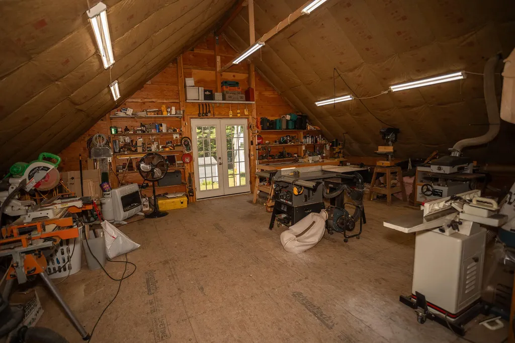 166 Hogan Pond Lane Oxford ME 04270