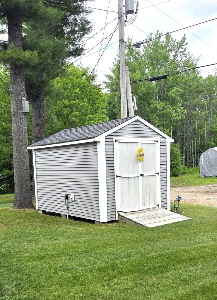 166 Hogan Pond Lane Oxford ME 04270