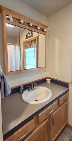 166 Hogan Pond Lane Oxford ME 04270