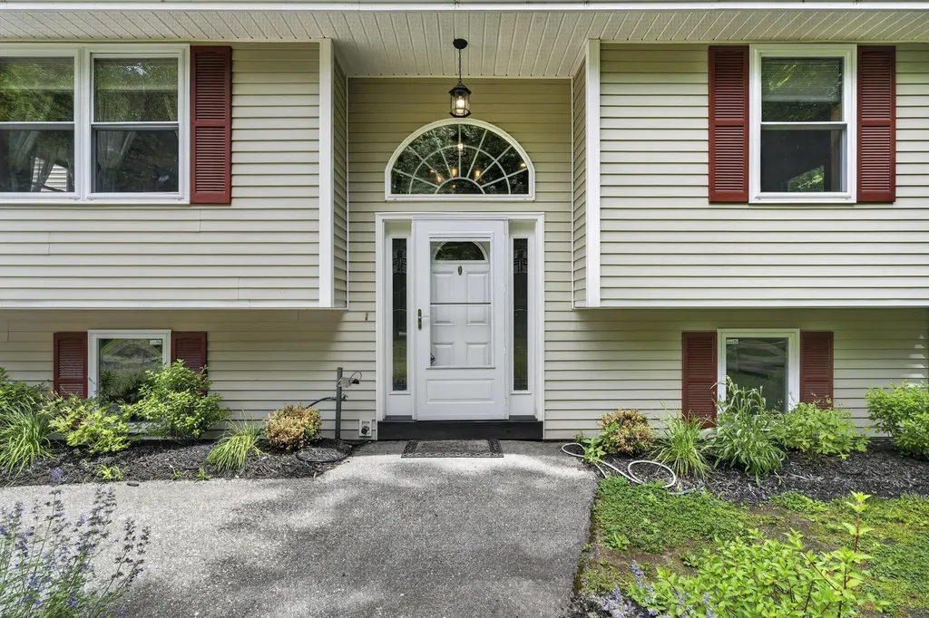 1 Roosevelt Trail Standish ME 04084