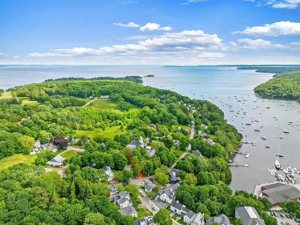 158 Russell Avenue Rockport ME 04856