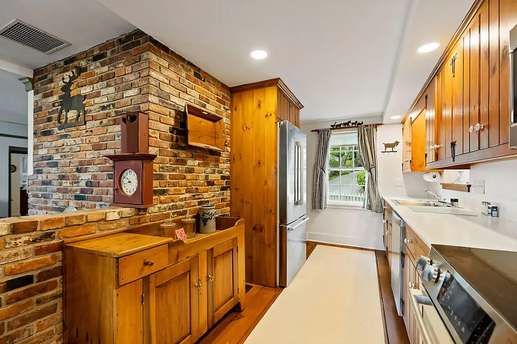 158 Russell Avenue Rockport ME 04856