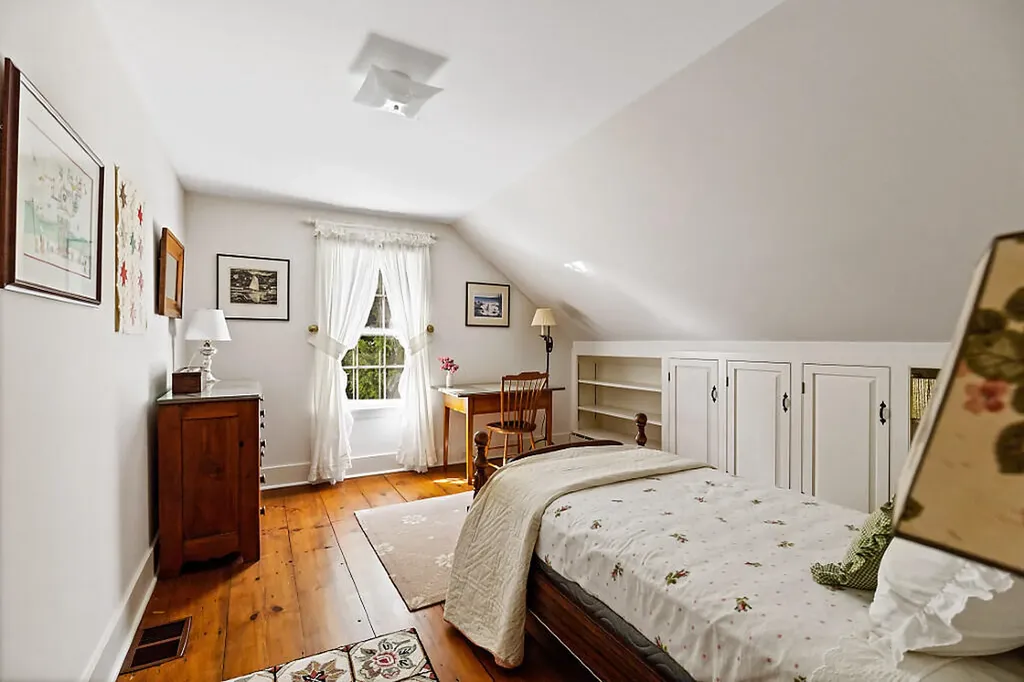 158 Russell Avenue Rockport ME 04856