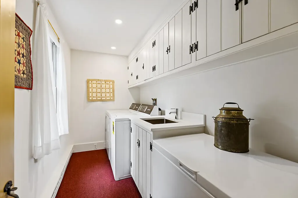 158 Russell Avenue Rockport ME 04856