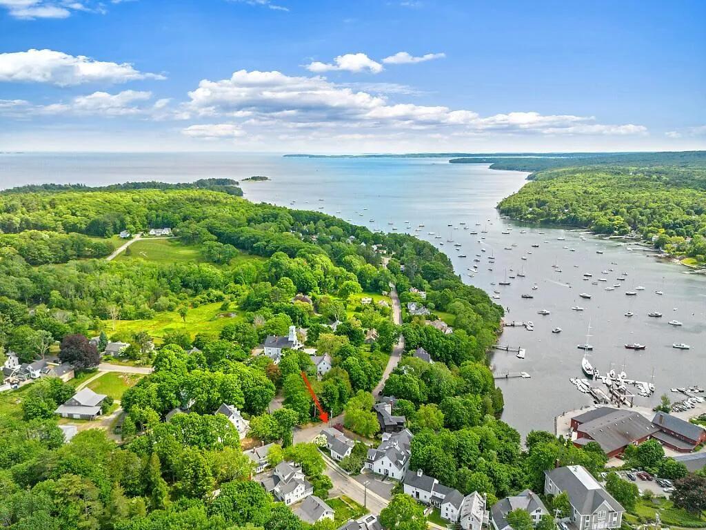 158 Russell Avenue Rockport ME 04856