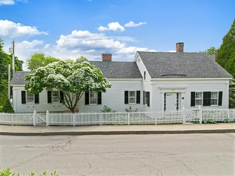 158 Russell Avenue Rockport ME 04856