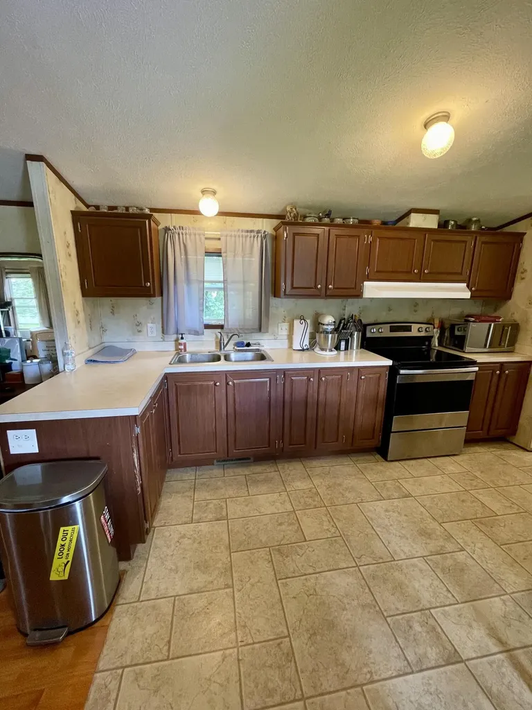 45 Lorna Lane Glenburn ME 04401