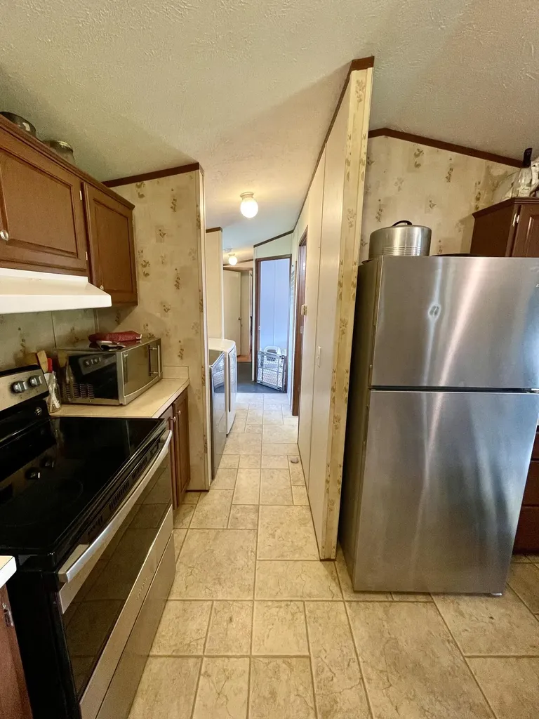 45 Lorna Lane Glenburn ME 04401