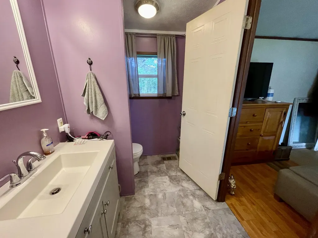 45 Lorna Lane Glenburn ME 04401