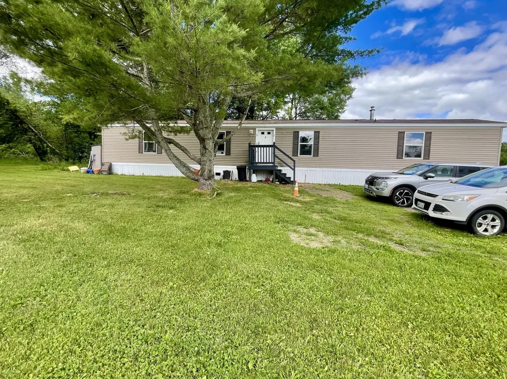 45 Lorna Lane Glenburn ME 04401