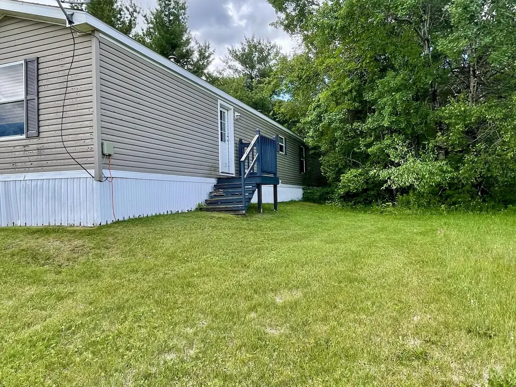 45 Lorna Lane Glenburn ME 04401