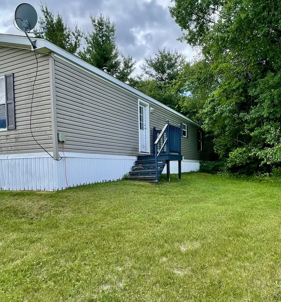 45 Lorna Lane Glenburn ME 04401
