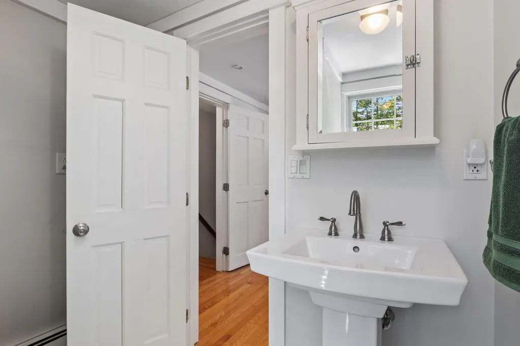 5 Bayberry Lane Cape Elizabeth ME 04107