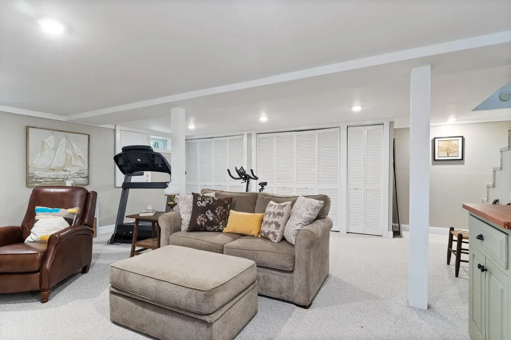 5 Bayberry Lane Cape Elizabeth ME 04107