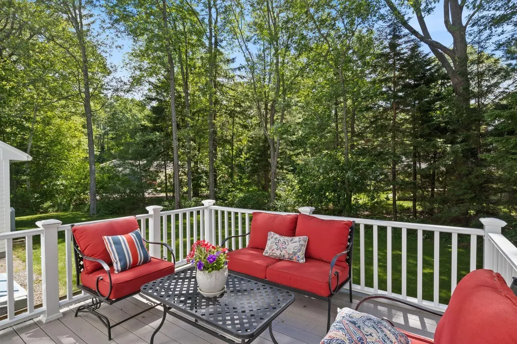 5 Bayberry Lane Cape Elizabeth ME 04107