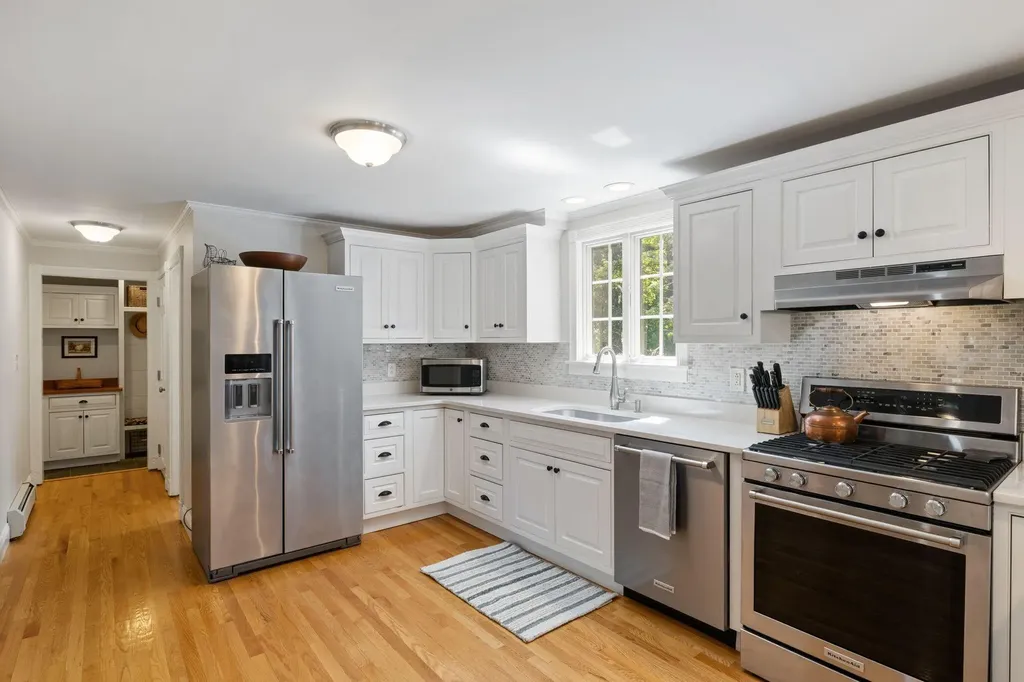 5 Bayberry Lane Cape Elizabeth ME 04107