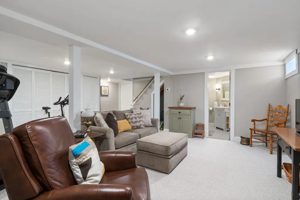5 Bayberry Lane Cape Elizabeth ME 04107