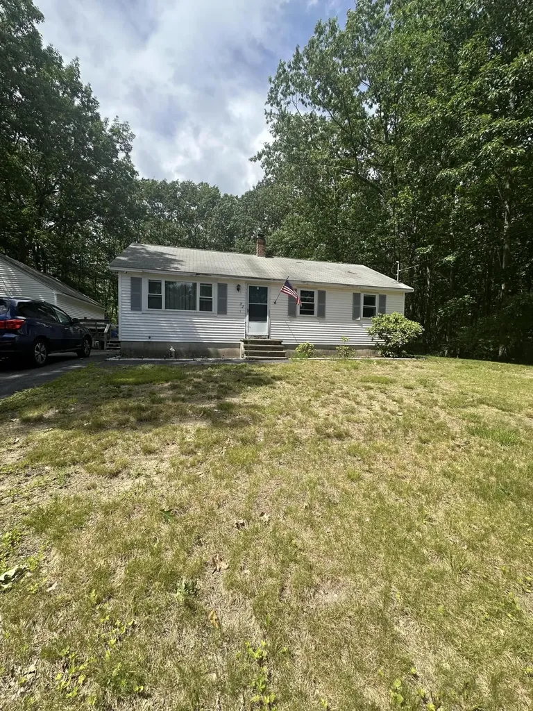 32 Pierce Avenue Sanford ME 04073