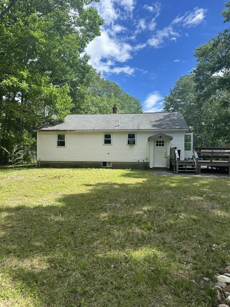 32 Pierce Avenue Sanford ME 04073
