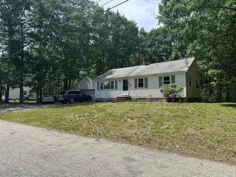 32 Pierce Avenue Sanford ME 04073