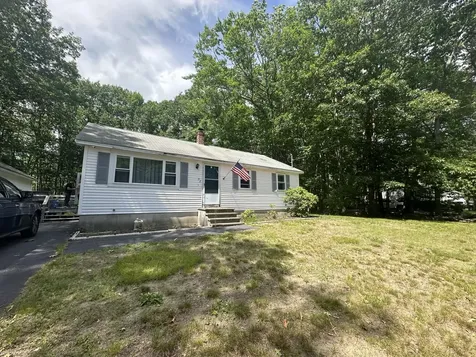 32 Pierce Avenue Sanford ME 04073