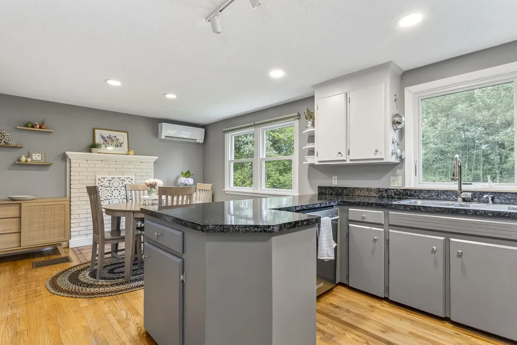 27 Gail Lane Yarmouth ME 04096