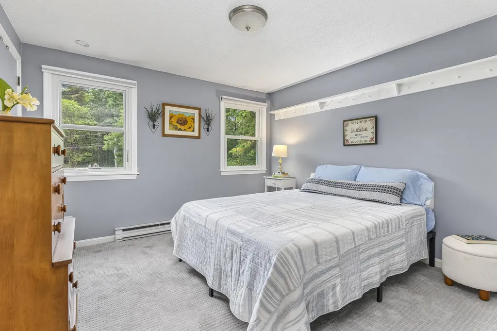 27 Gail Lane Yarmouth ME 04096