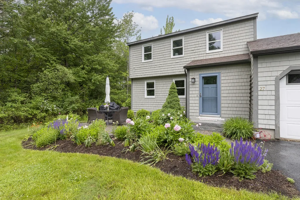 27 Gail Lane Yarmouth ME 04096