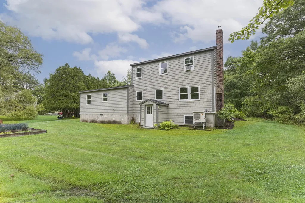 27 Gail Lane Yarmouth ME 04096