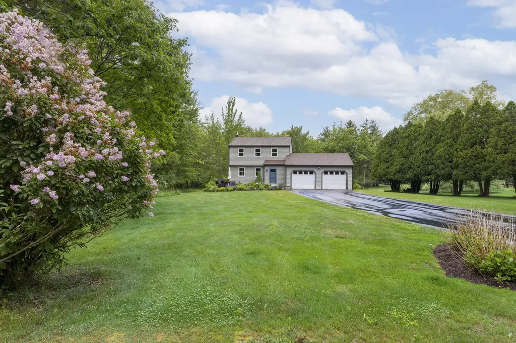 27 Gail Lane Yarmouth ME 04096